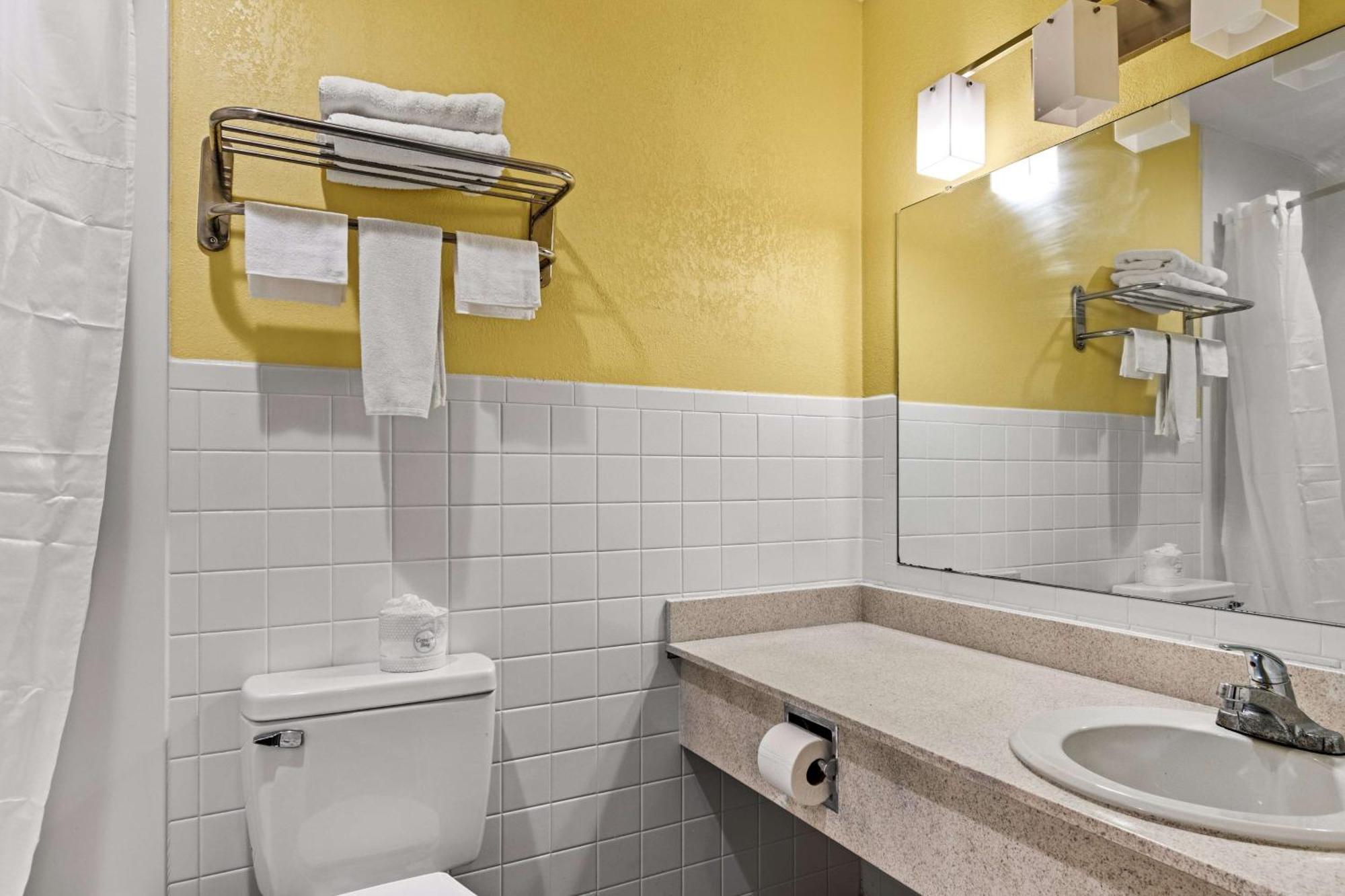 Americas Best Value Inn Carlisle Exterior photo