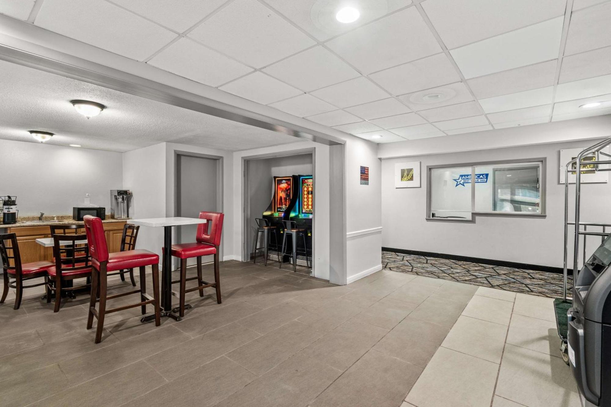 Americas Best Value Inn Carlisle Exterior photo